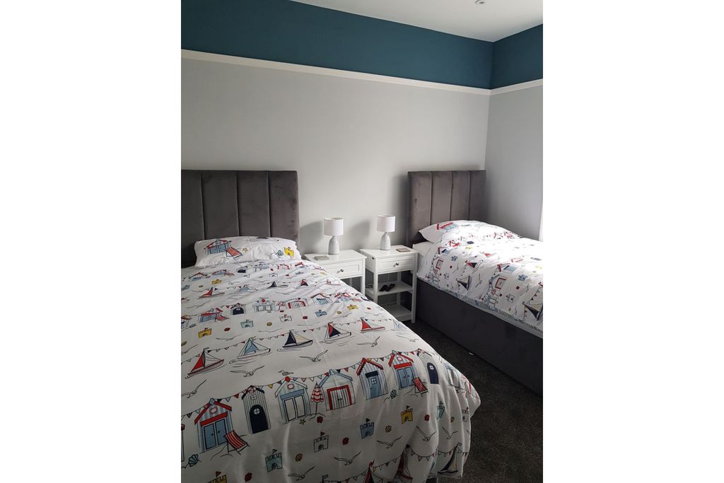Property photo 1 of 5