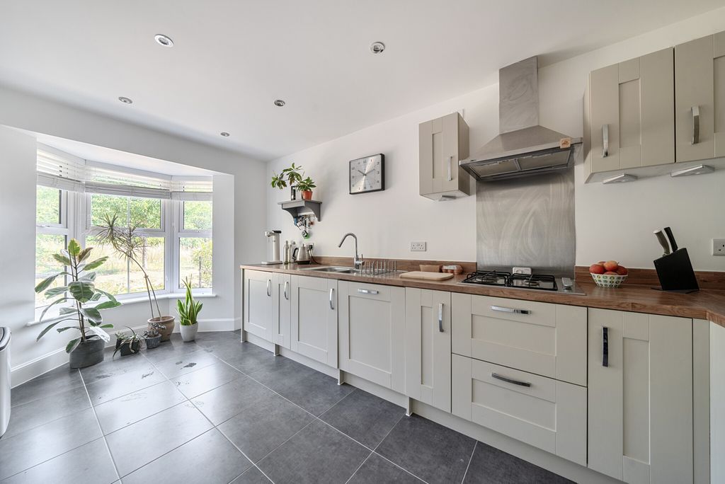 Property photo 3 of 17 1494350-14-6A58Ac...