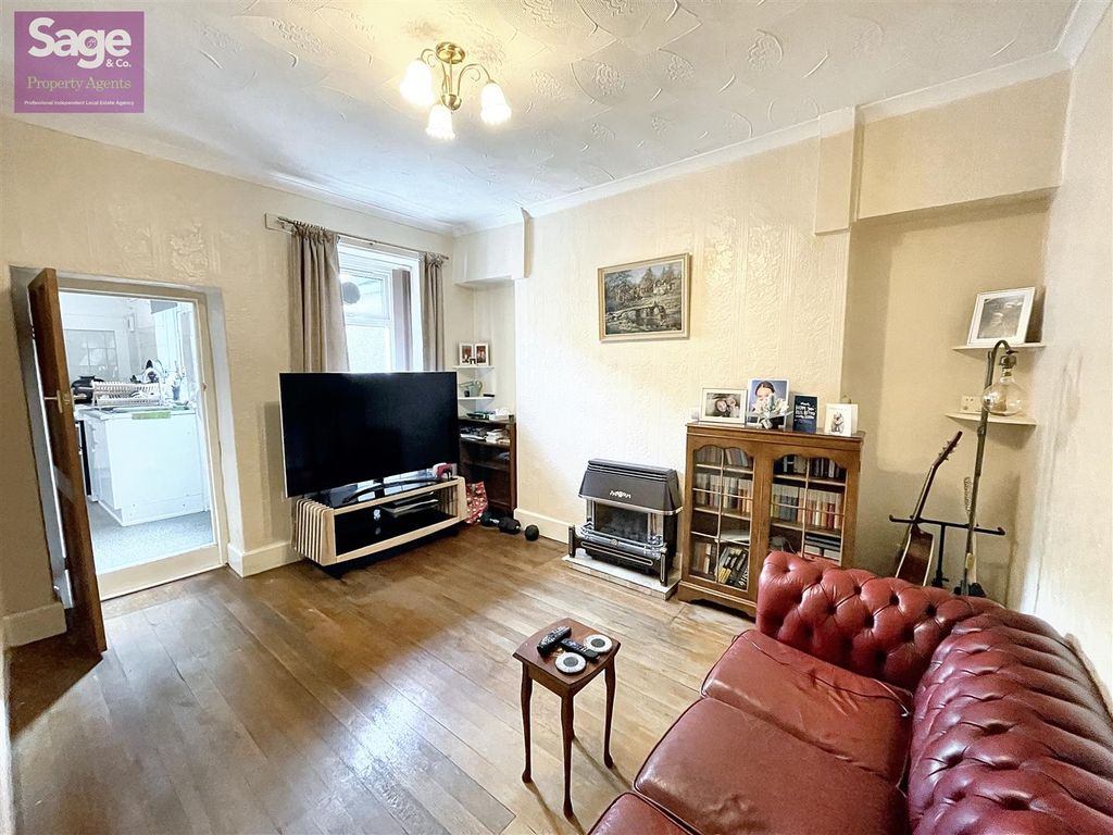 Property photo 2 of 16
