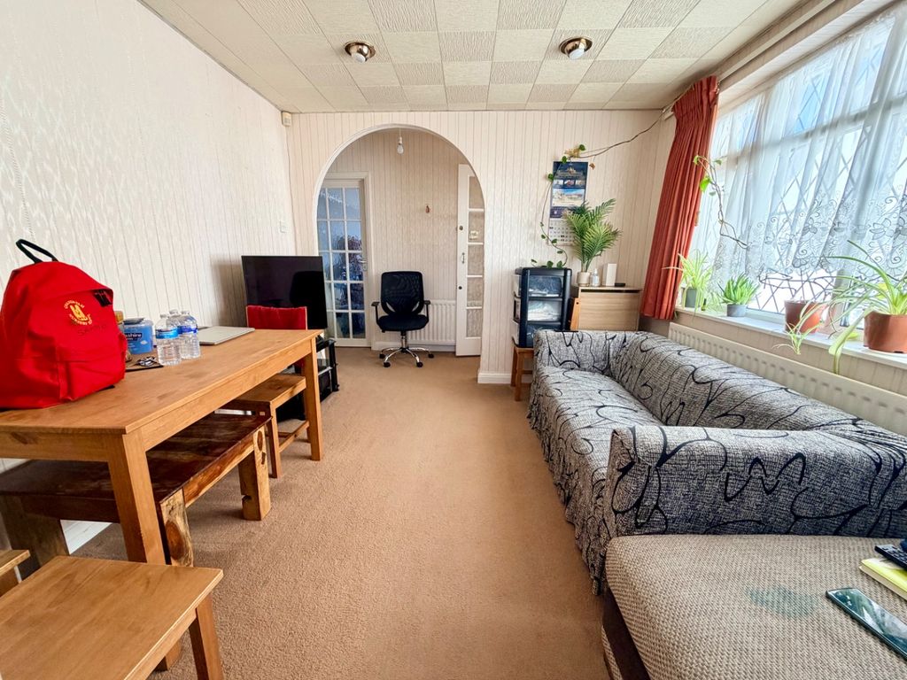 Property photo 2 of 11 5024472