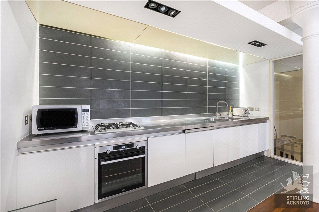 Property photo 2 of 17 Kitchen