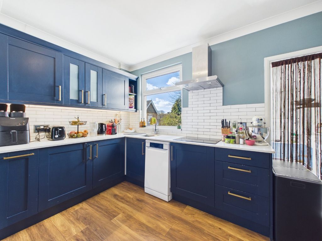 Property photo 3 of 12 4996894