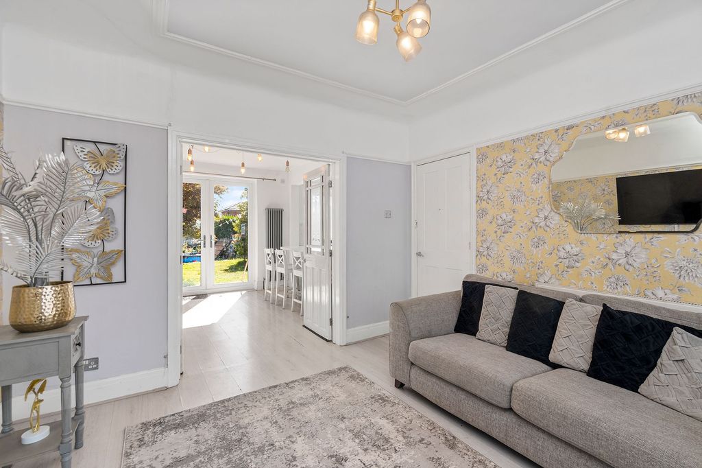 Property photo 2 of 22