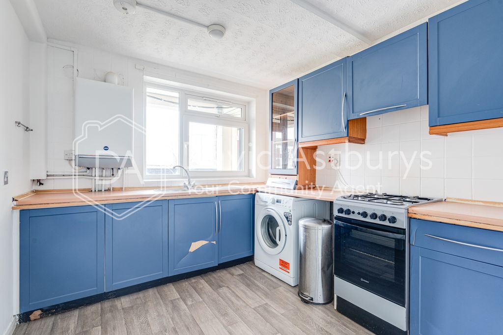 Property photo 3 of 14