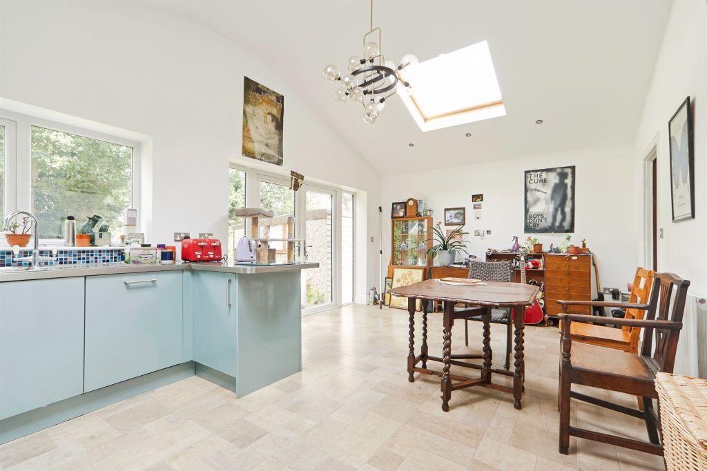 Property photo 2 of 17