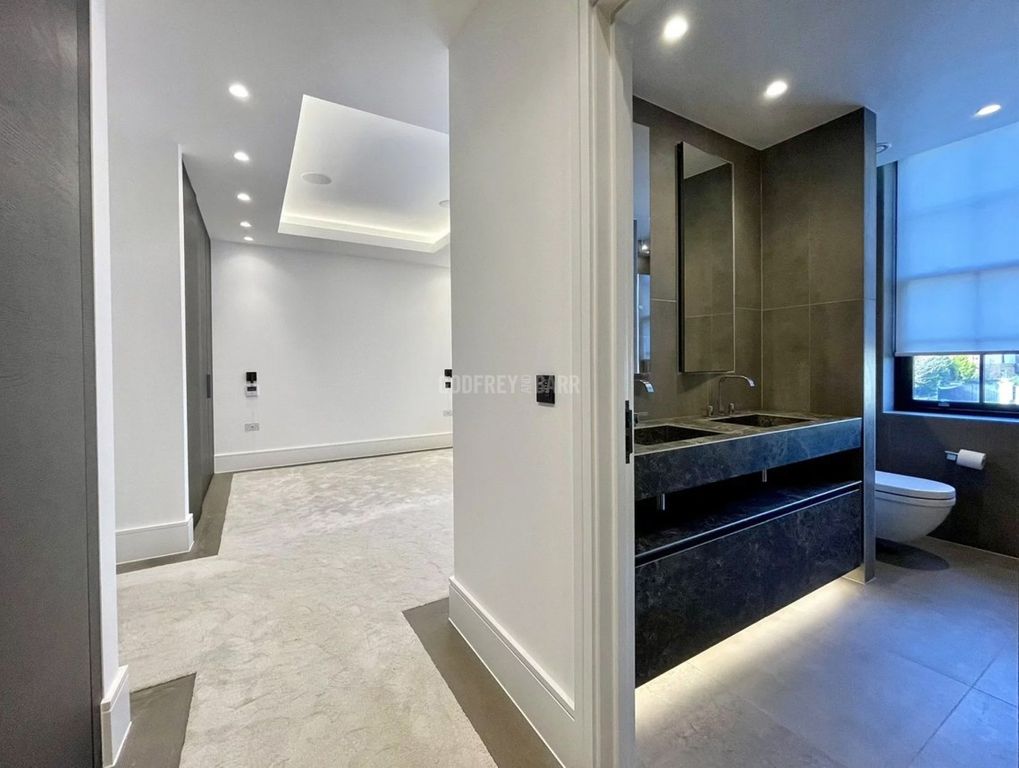 Additional image 15 of 2 bed flat to rentBeech Hill, Hadley Wood EN4