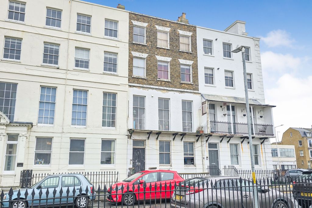 Property photo 3 of 4 3 Fort Paragon, Margate, Kent, Ct9 1Ja