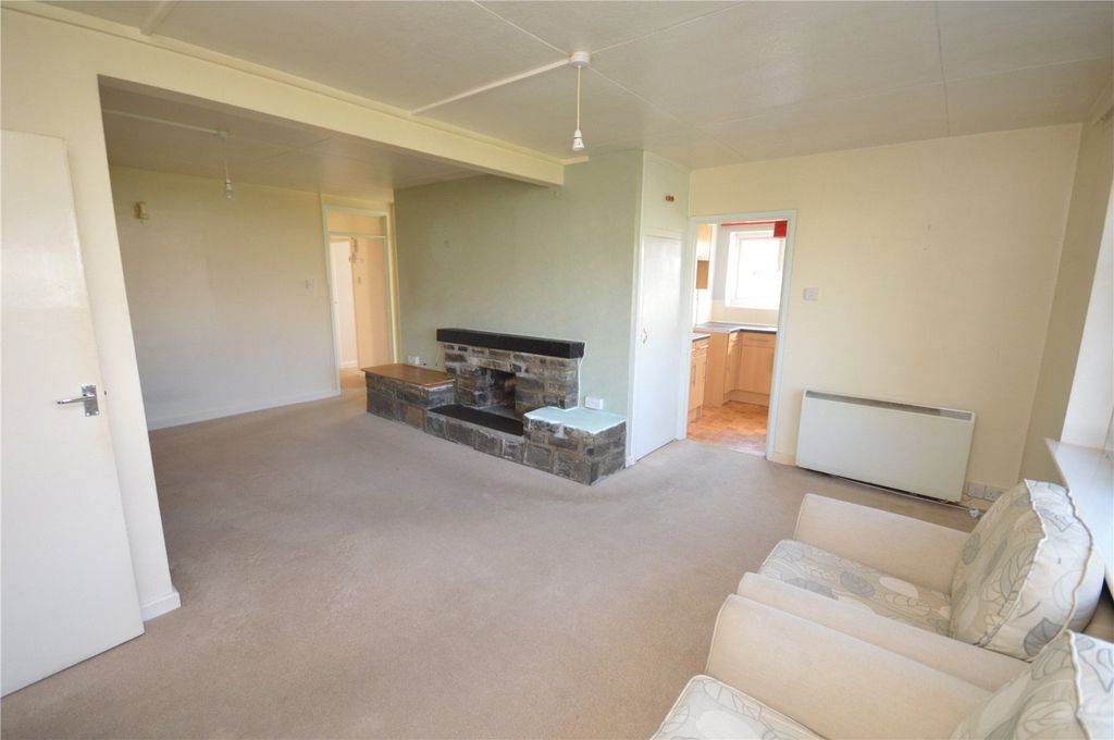 Property photo 3 of 10 Lounge/Diner