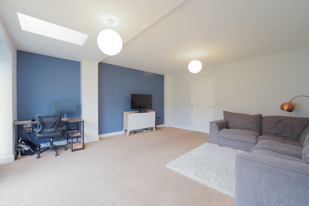 Property photo 3 of 18 Picture No. 30