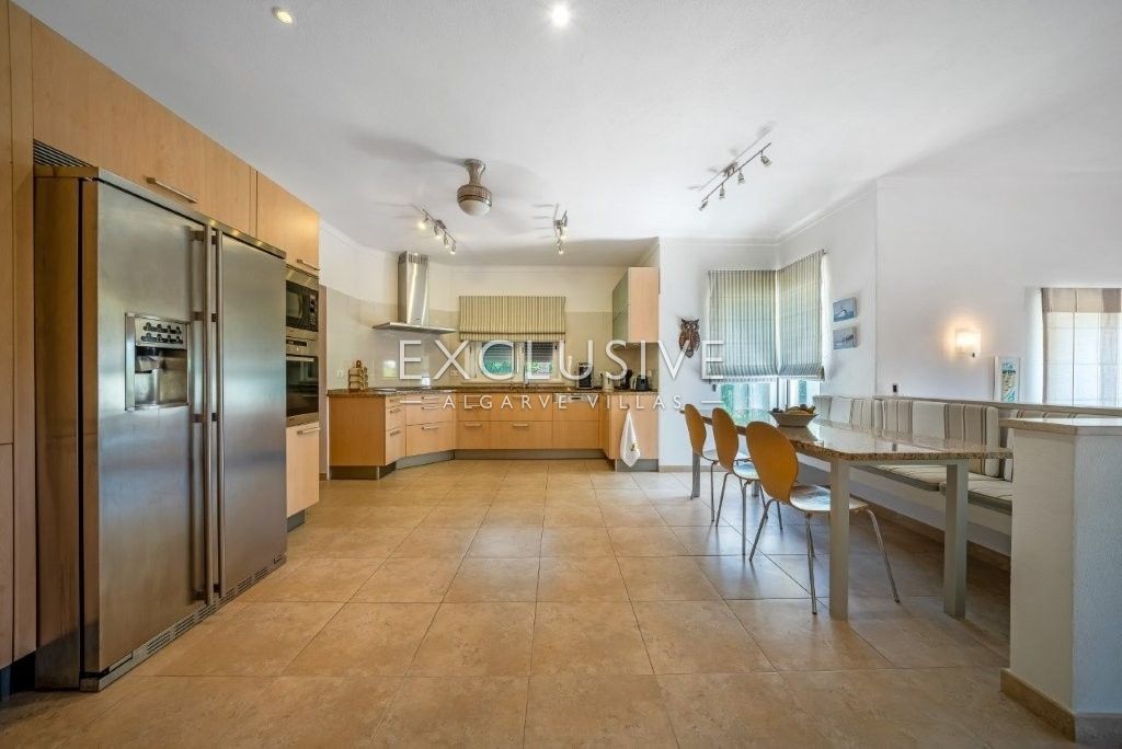 Property photo 3 of 52