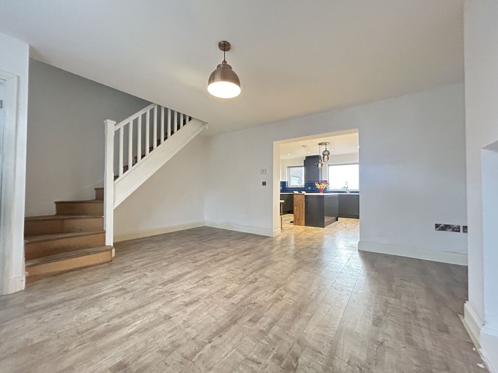 Property photo 3 of 15 Img_3107