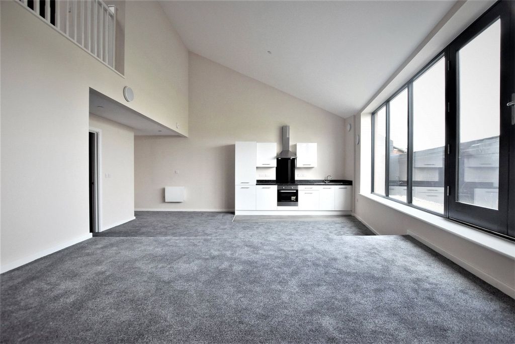 Property photo 2 of 18 Open Plan Lounge