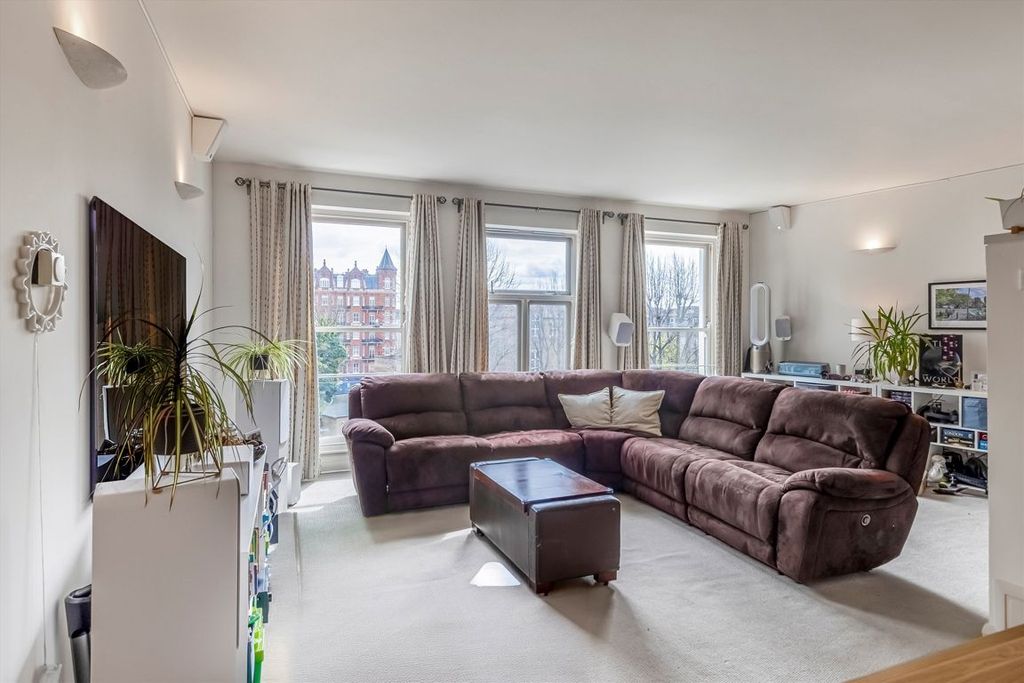 Property photo 2 of 6