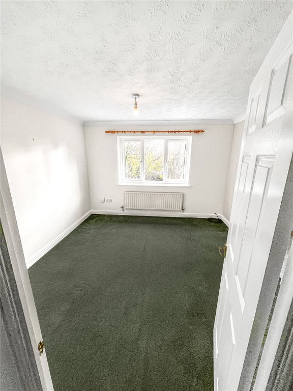 Property photo 2 of 7 Picture No. 15