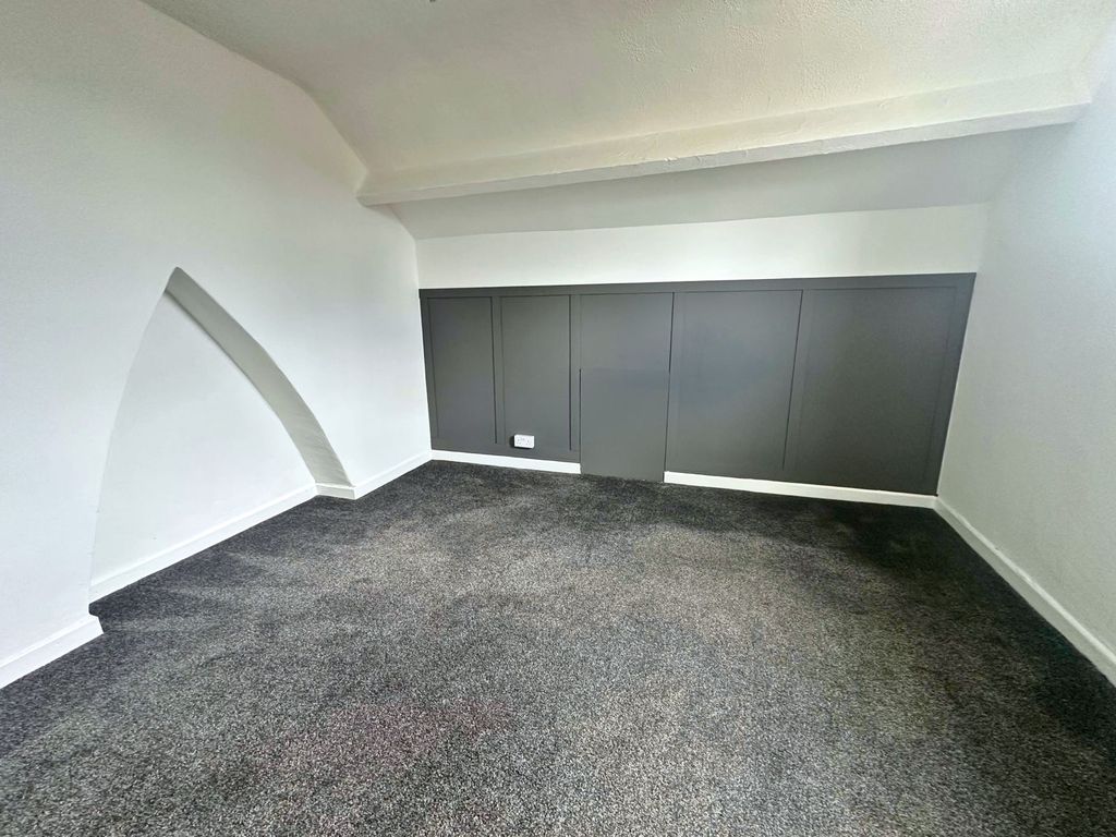 Property photo 3 of 8 Gallery