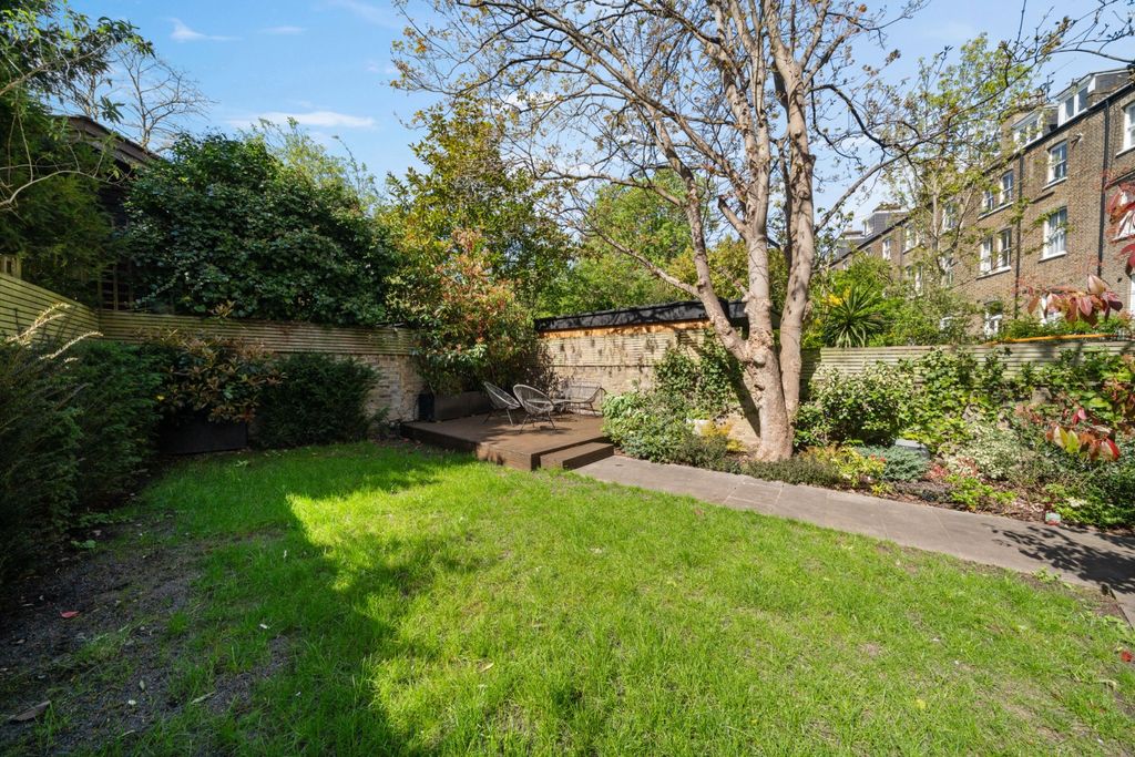 Property photo 3 of 13 4244465