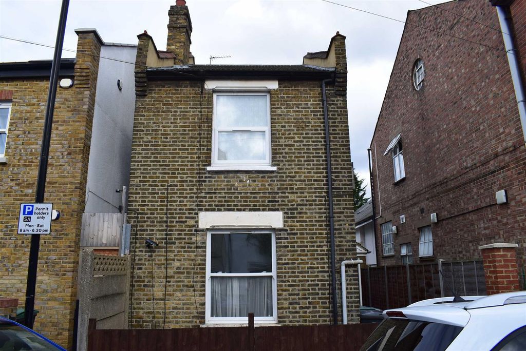 Property photo 1 of 8