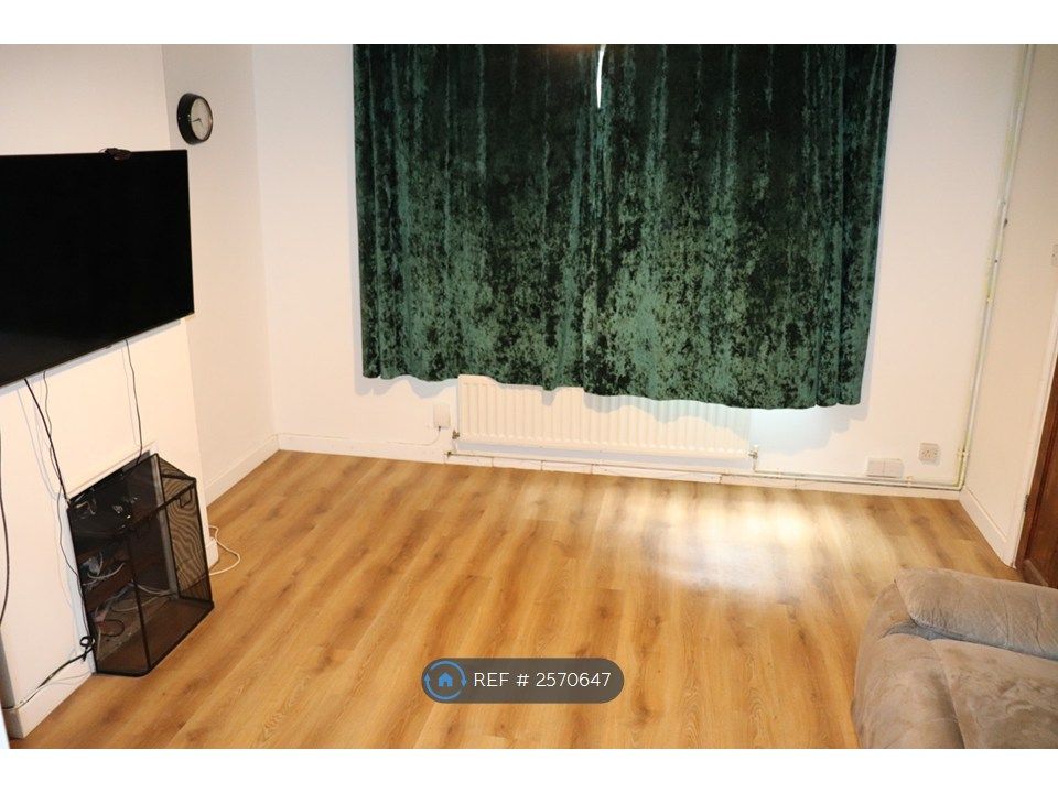 Property photo 3 of 22 Living Room