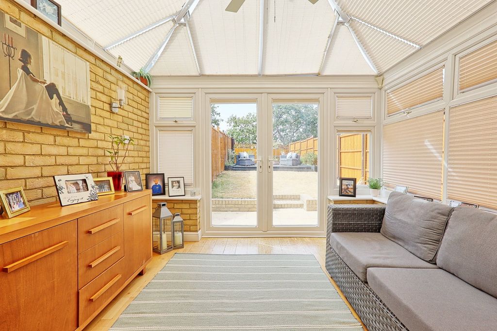 Property photo 3 of 37