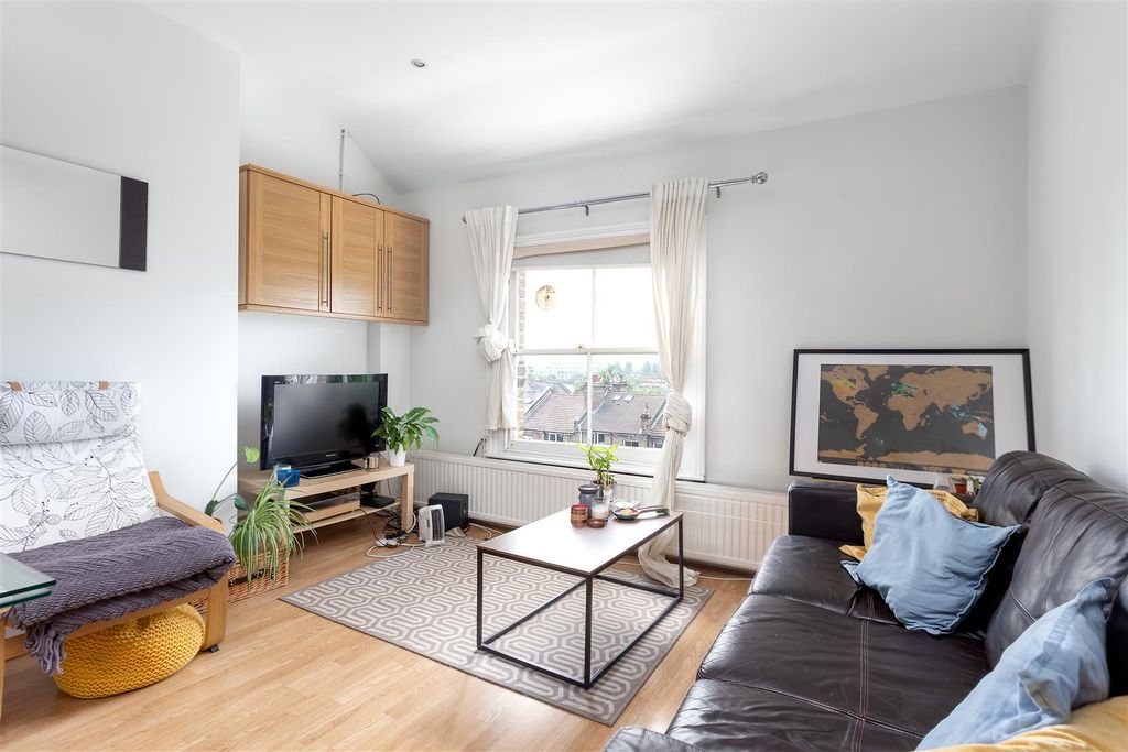 Property photo 2 of 7