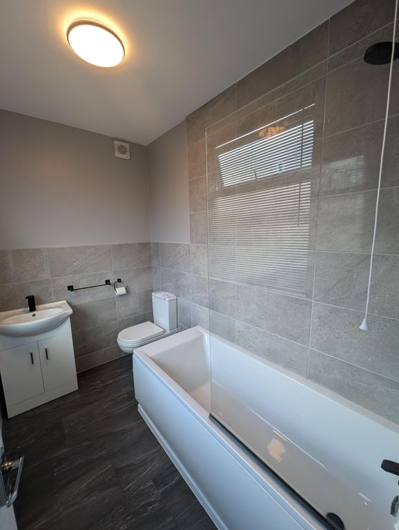 Property photo 3 of 8 Bathroom