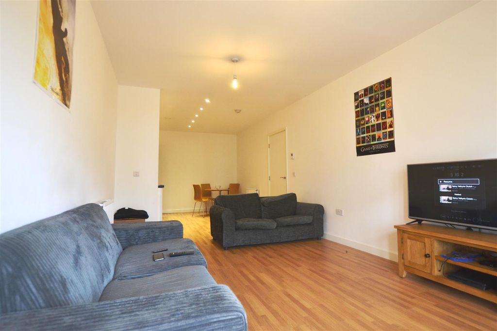 Property photo 2 of 6