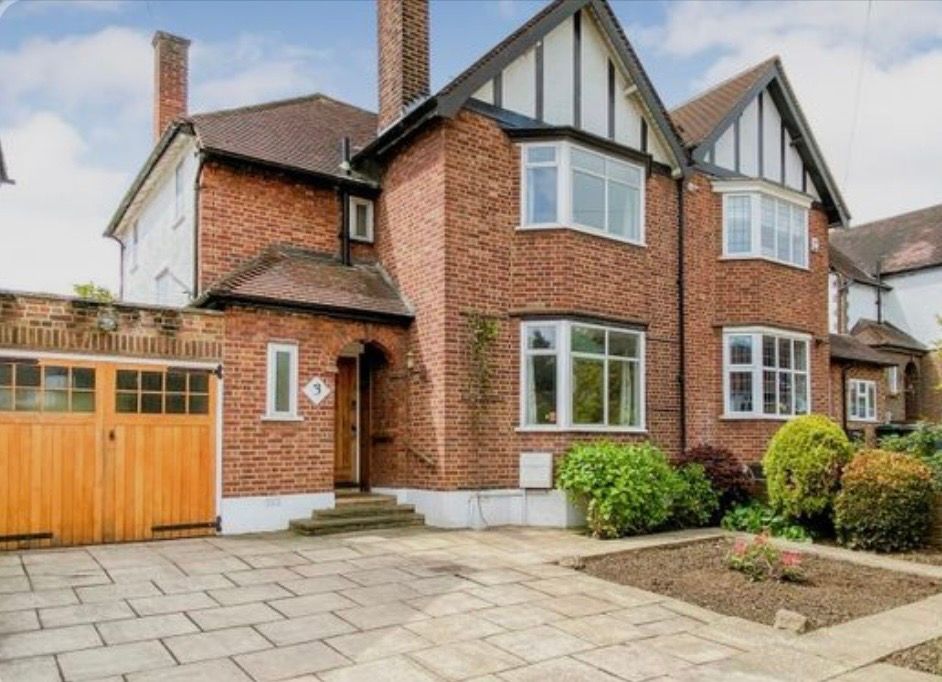 Property photo 1 of 11
