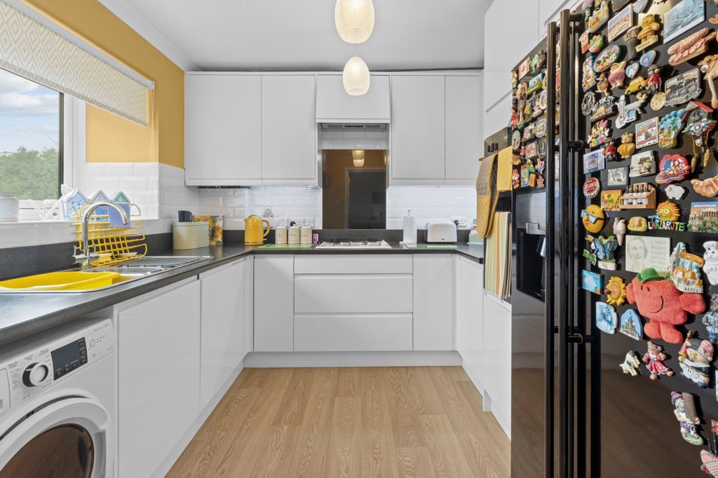 Property photo 2 of 16 Kitchen