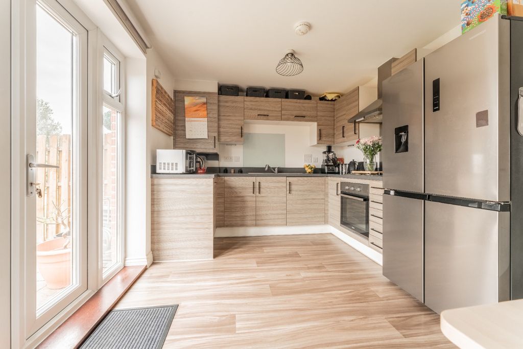 Property photo 2 of 15 5552592