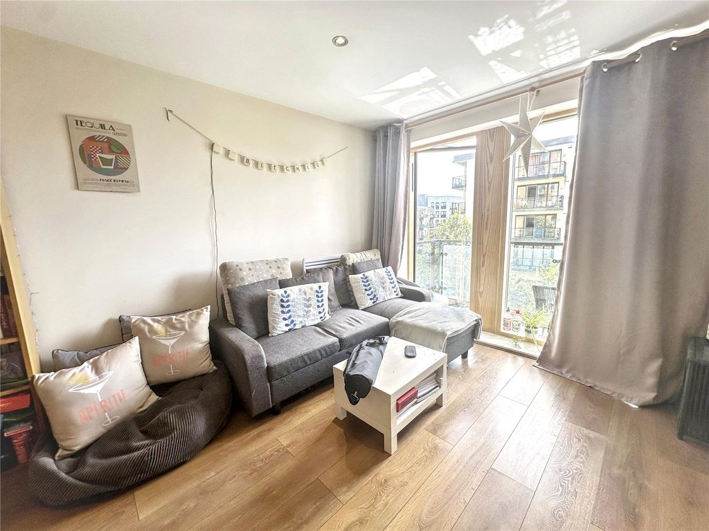 Property photo 3 of 17 Picture No. 40