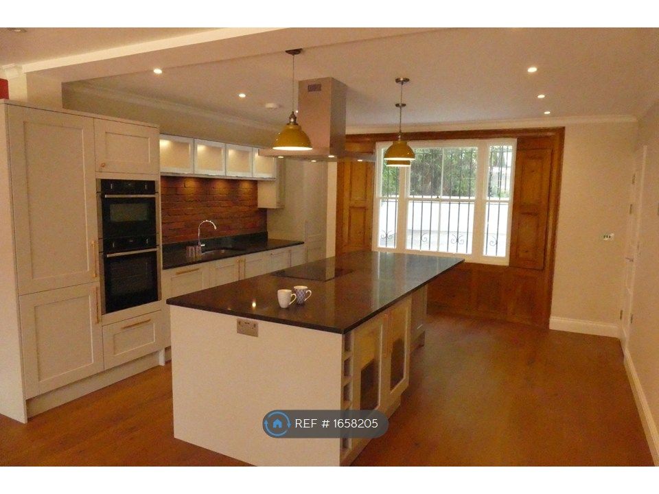 Property photo 3 of 30 Kitchen/ Breakfast