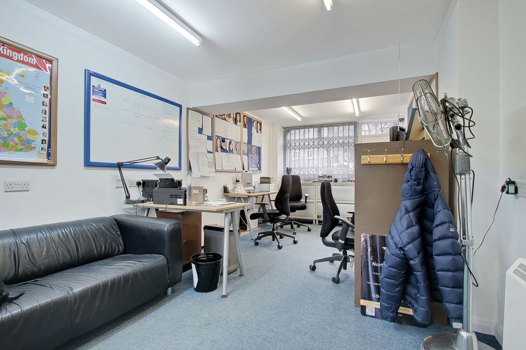 Property photo 3 of 4