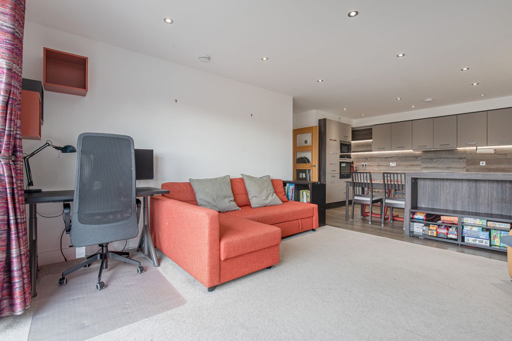 Property photo 3 of 17