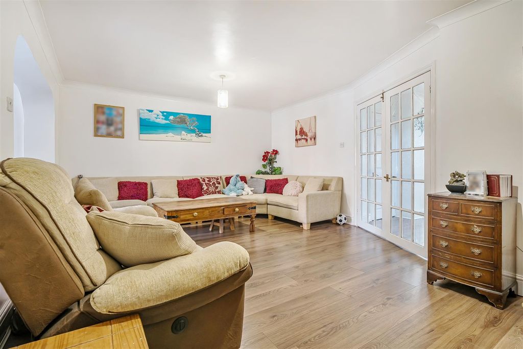 Property photo 2 of 17 Living Room