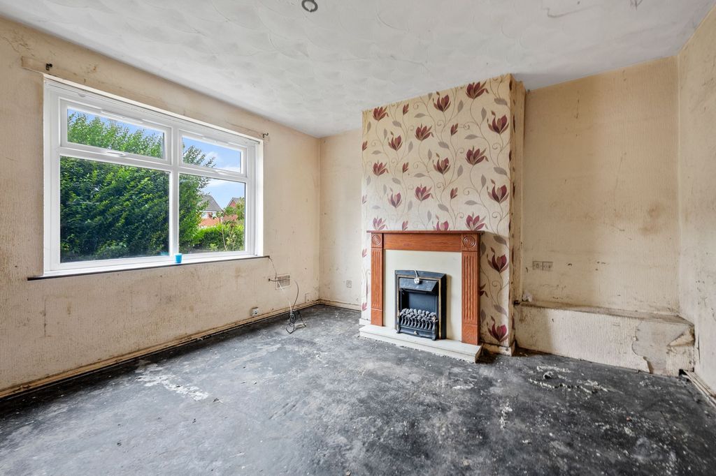 Property photo 3 of 18