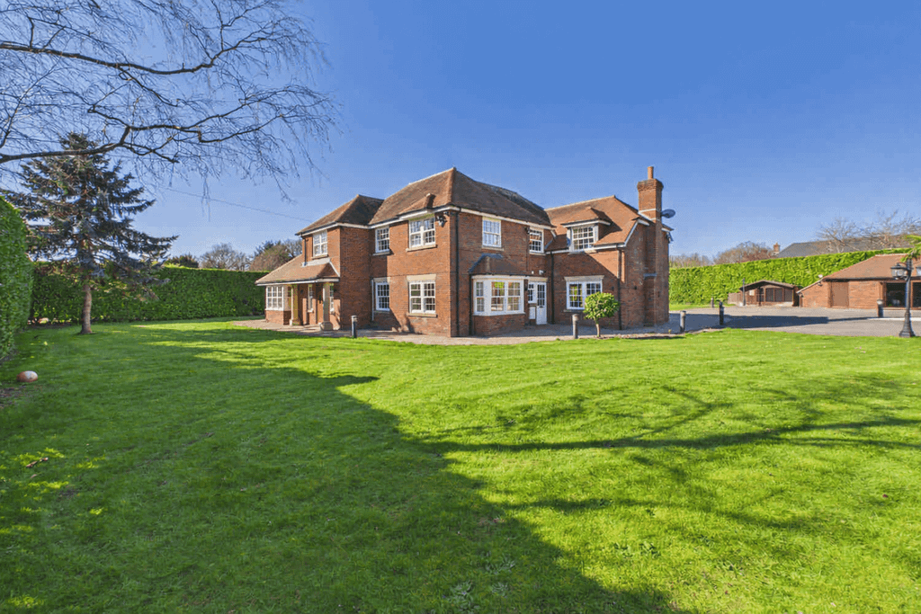 Property photo 3 of 22 Gallery