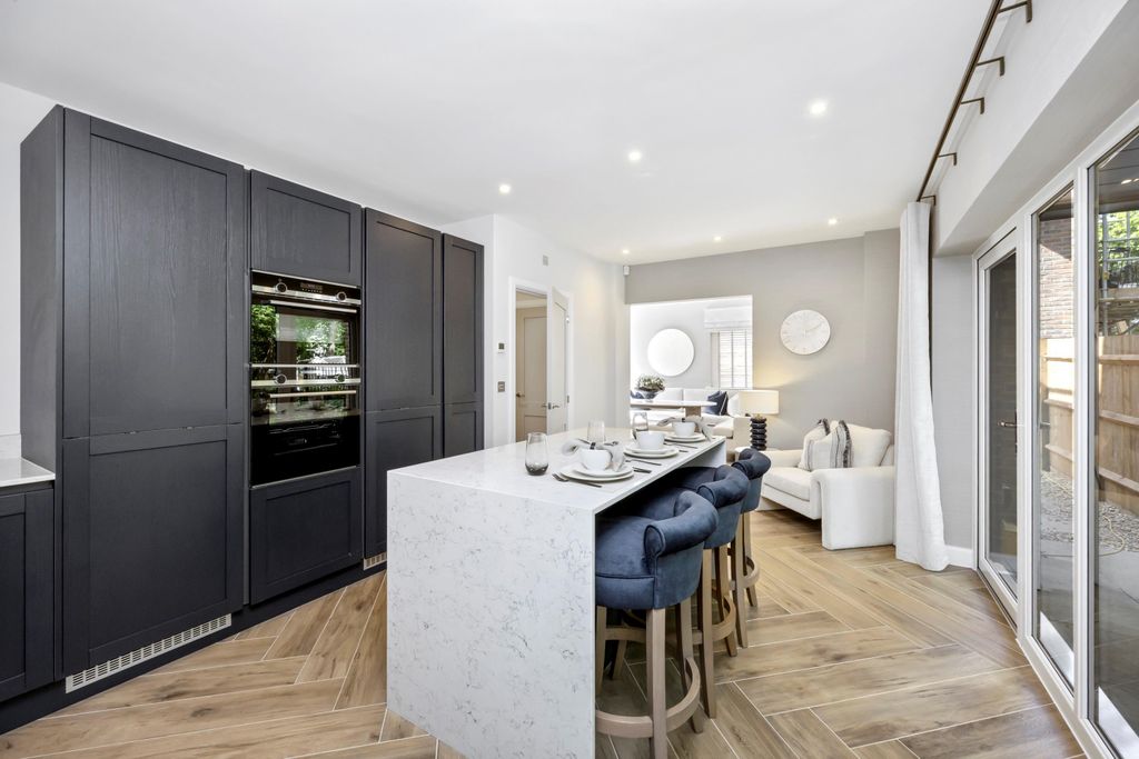 Property photo 2 of 24 Image