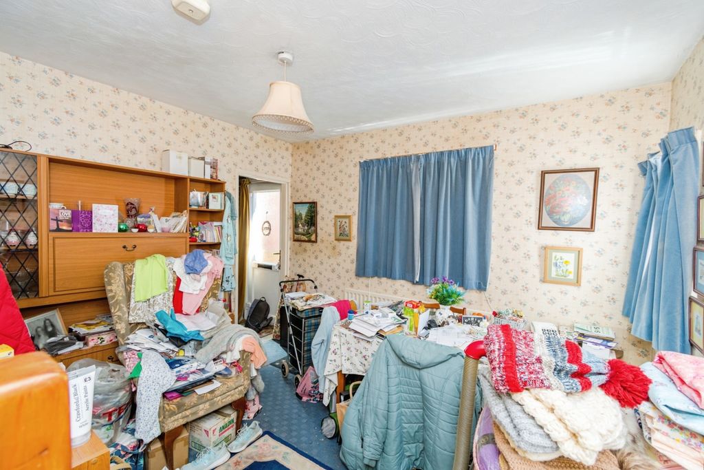 Property photo 2 of 17 Photo