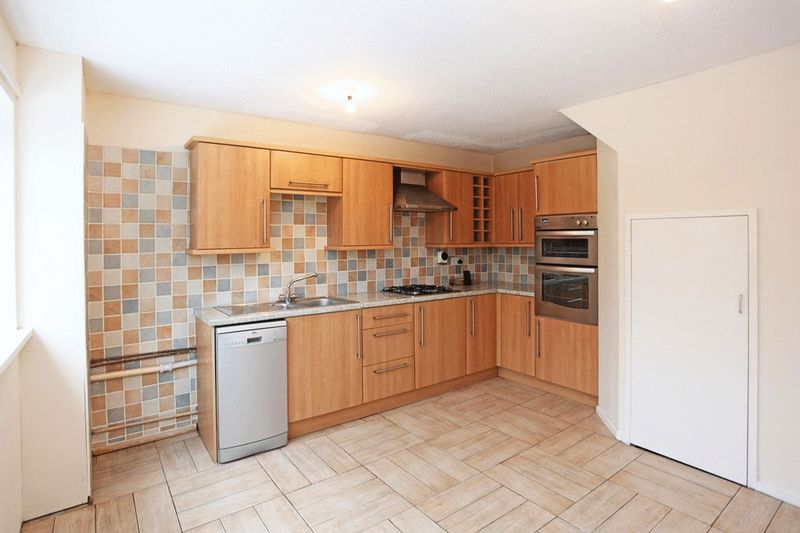 Property photo 3 of 11 Photo 9