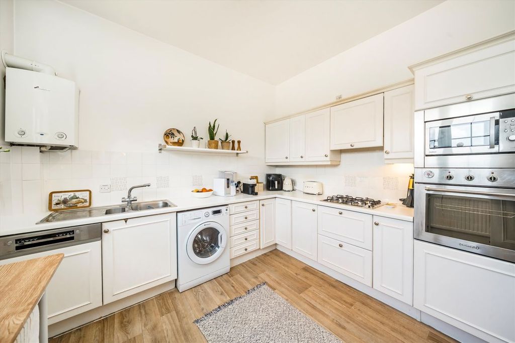 Property photo 3 of 5