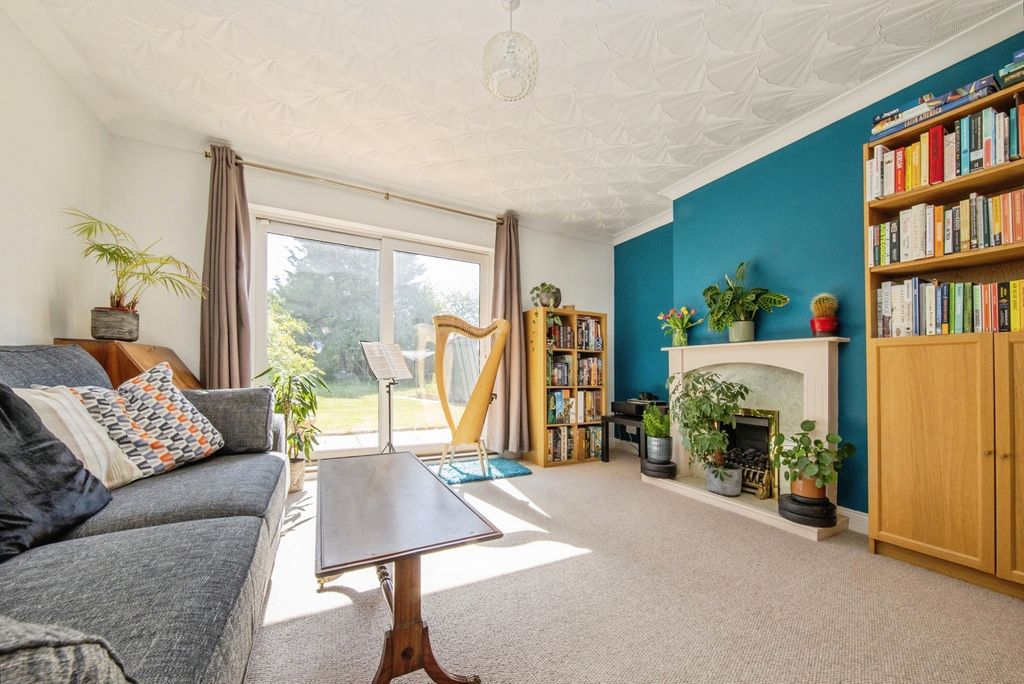 Property photo 3 of 17 Pbox-Img.Jpg