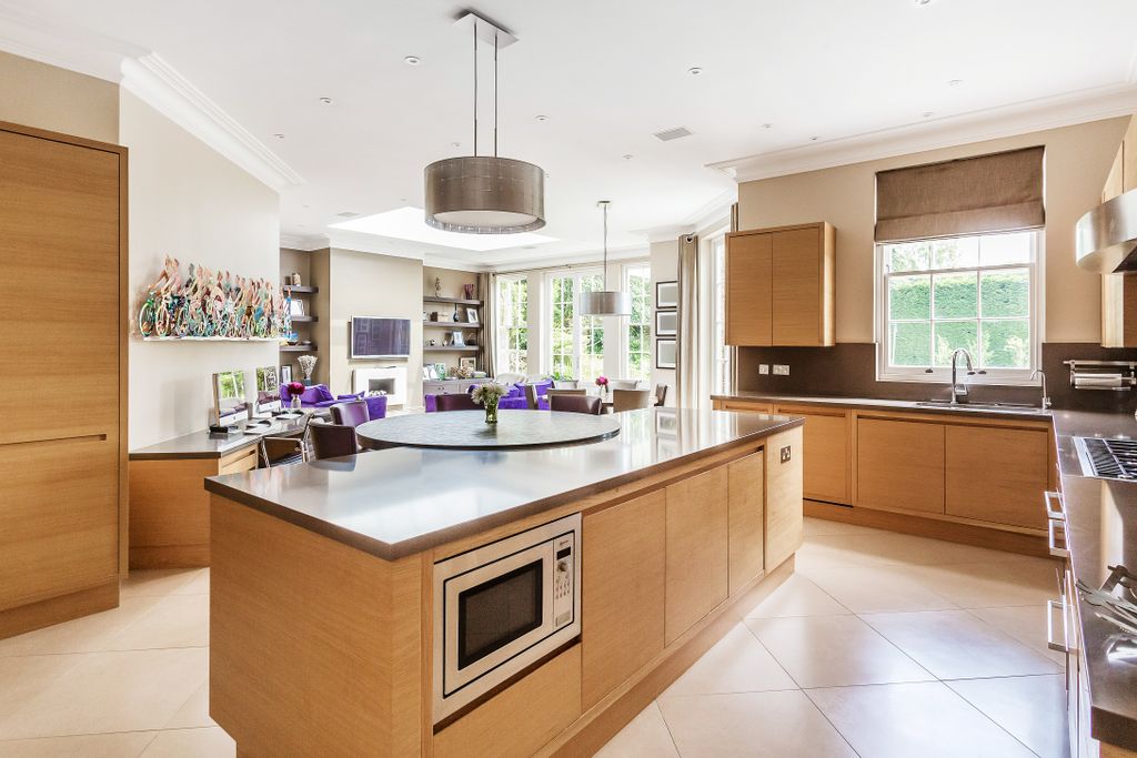Additional image 6 of 7 bed property for saleNew Road, Esher, Surrey KT10