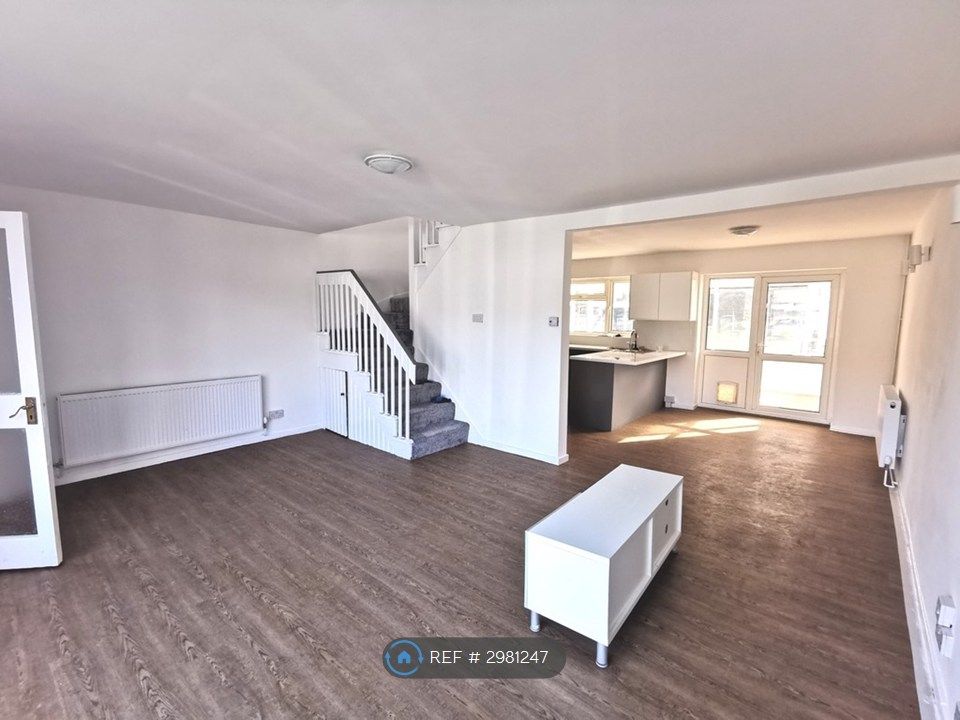 Property photo 1 of 14 Living Area