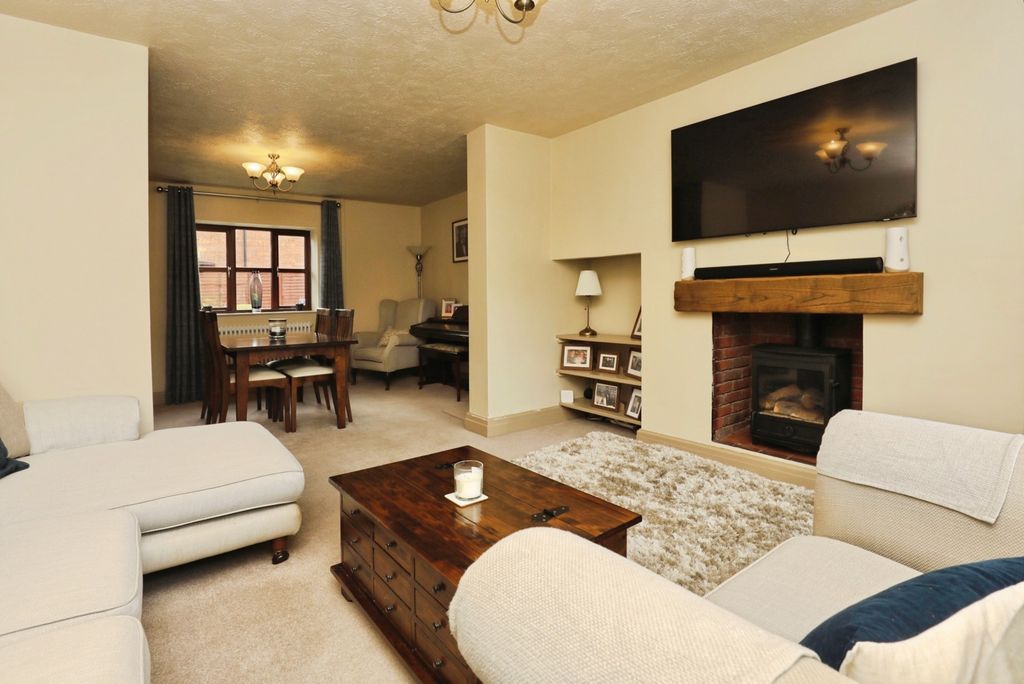 Property photo 3 of 19 Photo