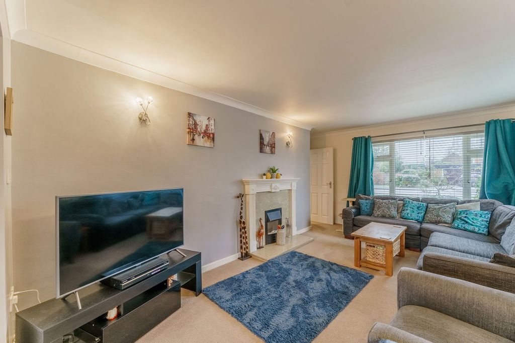 Property photo 2 of 40