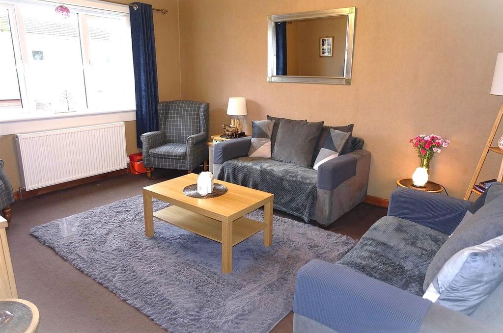 Property photo 2 of 13 Livingroom.Jpg