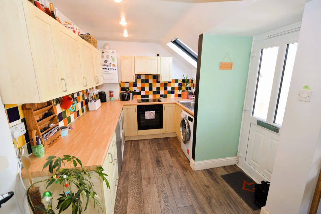 Property photo 3 of 14 Kitchen