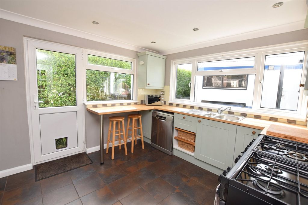 Property photo 2 of 15 Picture No. 35