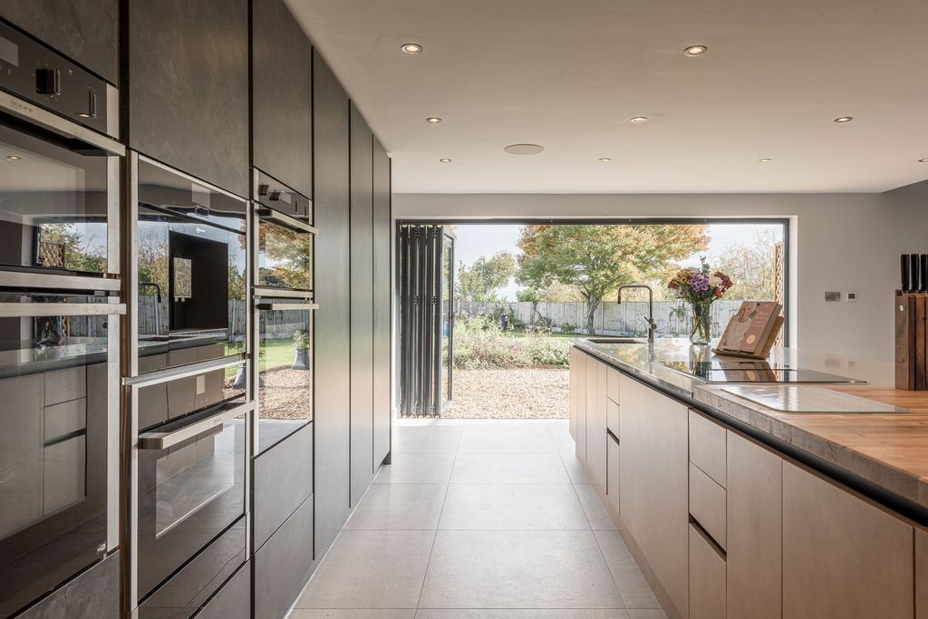 Property photo 3 of 57