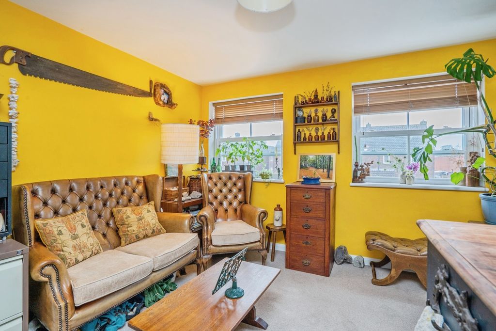 Property photo 2 of 12 Pbox-Img.Jpg